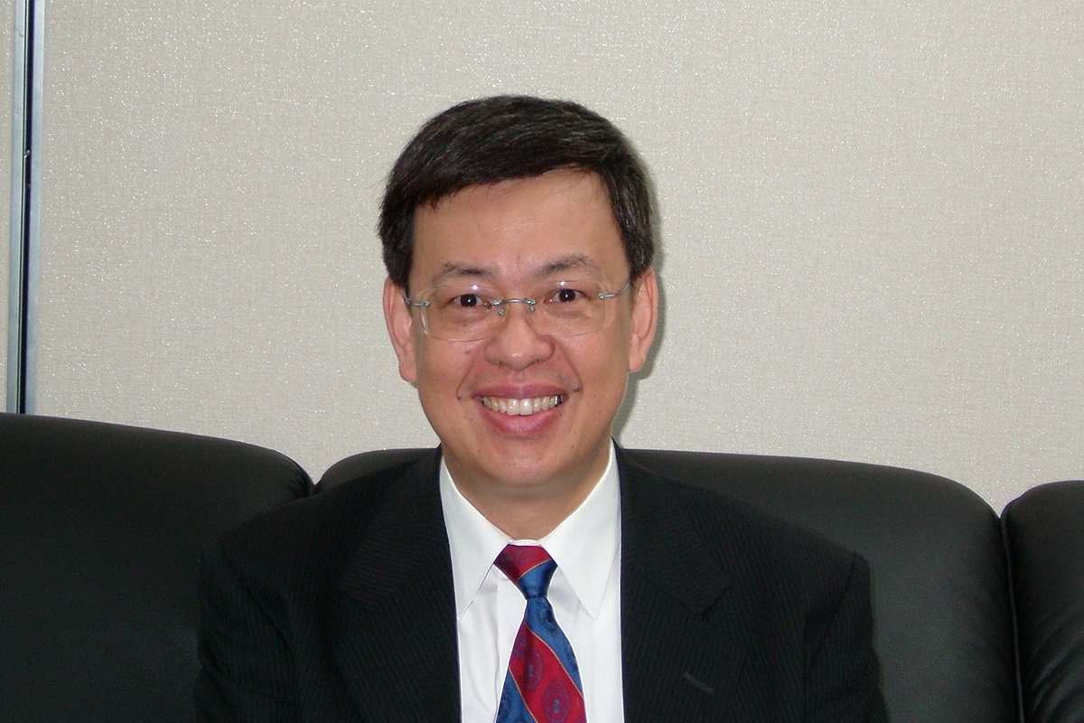 Prof. Chien-Jen Chen Awarded French Order of Academic Palms